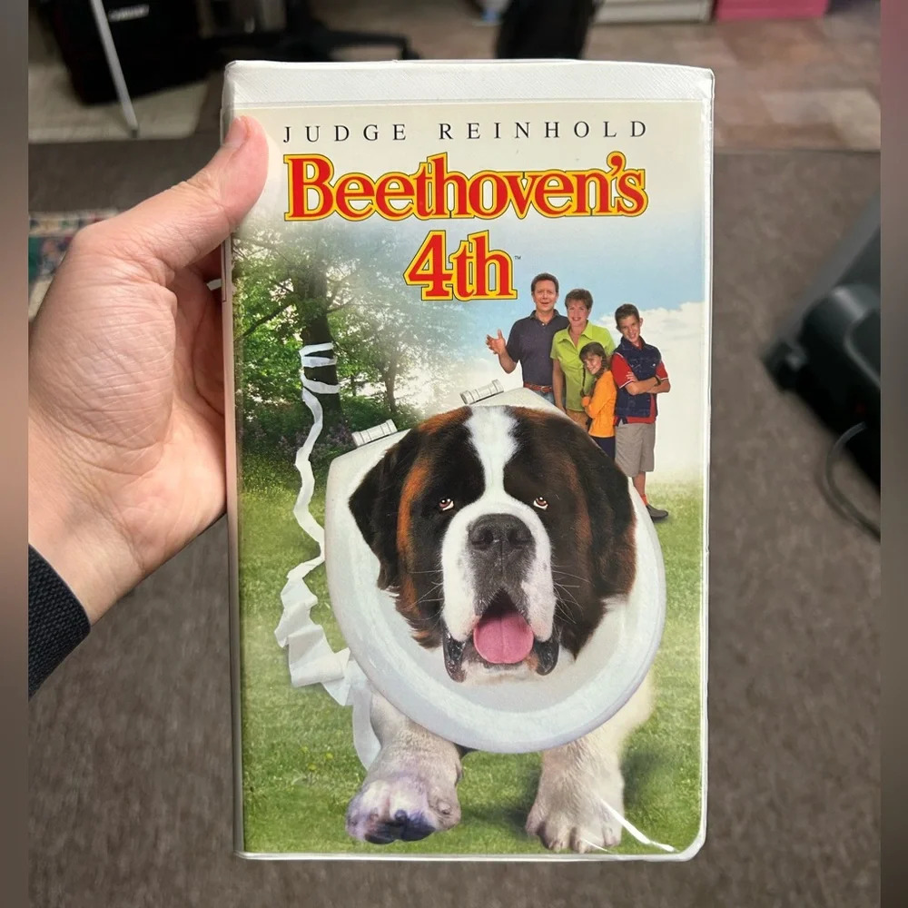 Beethoven’s  4th VHS‎
